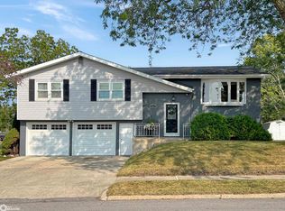 216 Meadow Ln, Iowa Falls, IA 50126