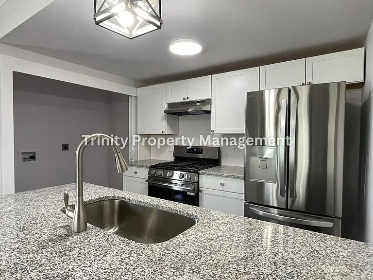 116 Maryland Ave — Photo 2
