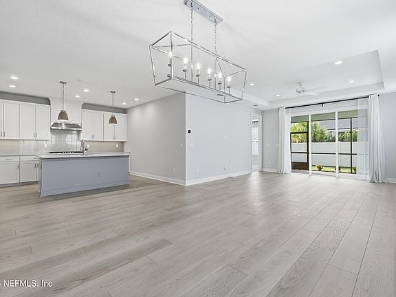 5th image of 238 COOL SPRINGS Avenue