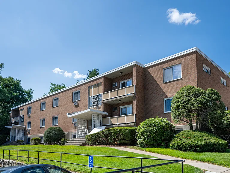 30 Jacqueline Rd #20D — Photo 2