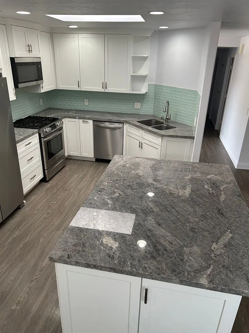 Lovingly maintained 5 bedroom 2 bath 1,922 sq. ft. home with two car attached garage! — Photo 3