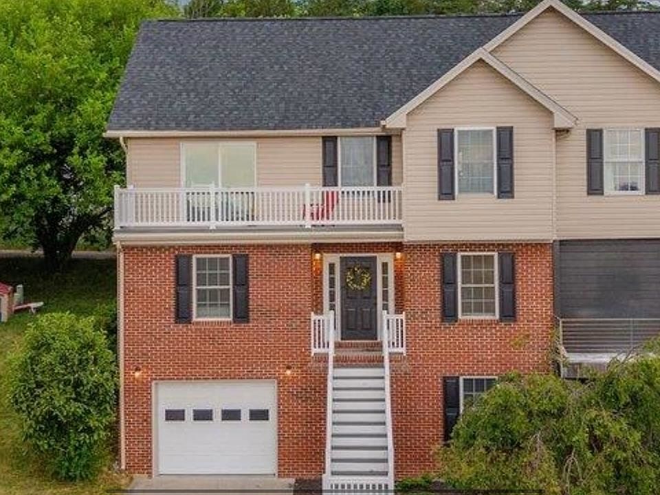 1st image of 1823 Willow Hill Dr