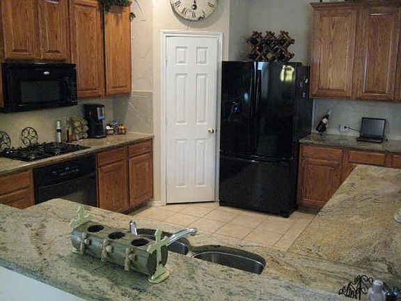 5th image of 2145 Clubview Dr