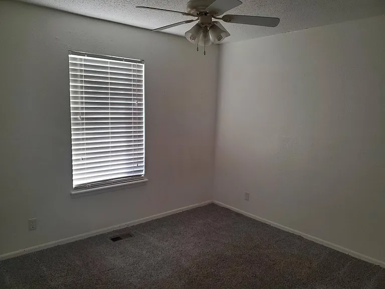 126 W Honolulu St — Photo 6