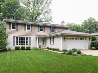 7808 Queens Ct, Downers Grove, IL 60516