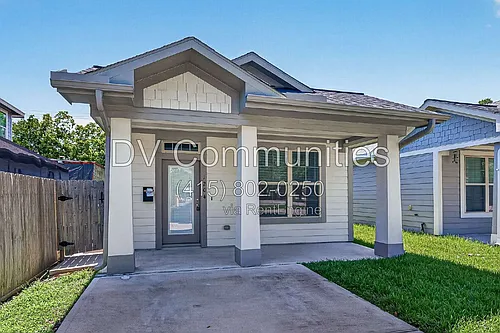 1204 3rd St Photo 1