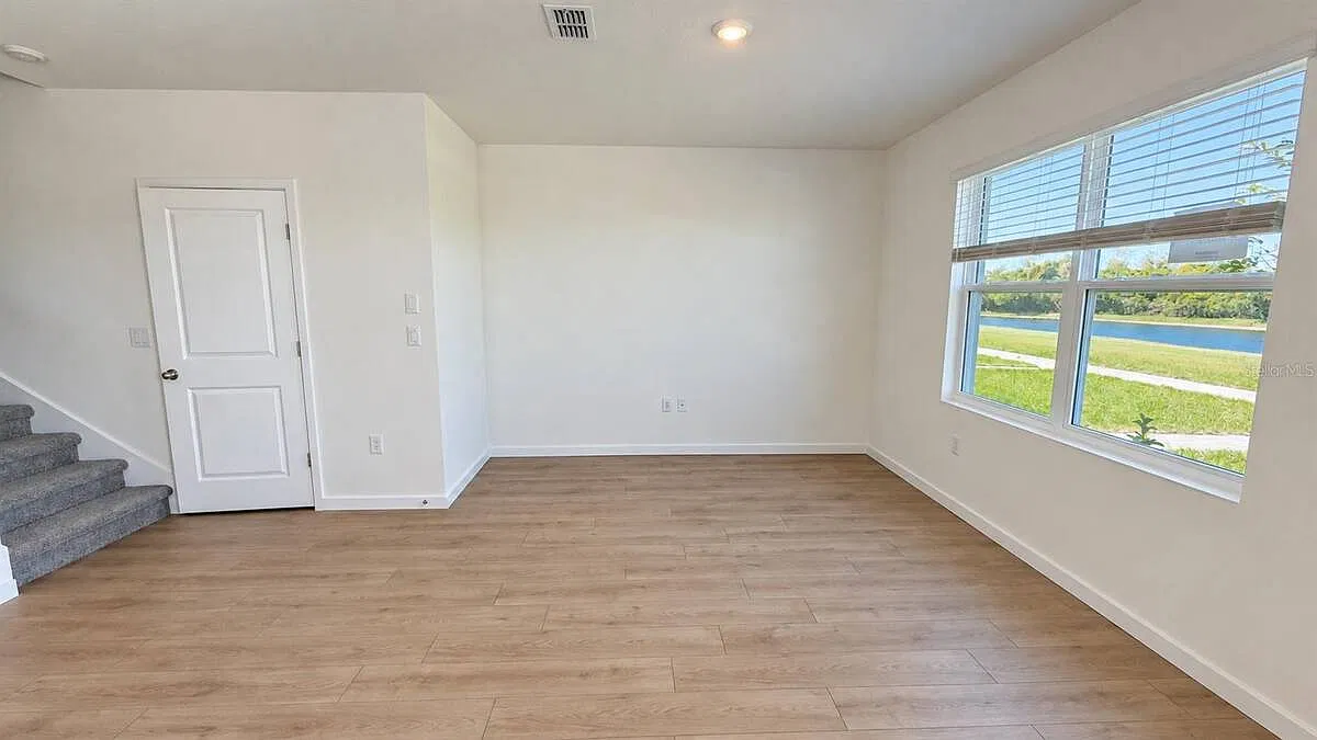 3 bed, 2.5 bath, 1551 sqft, $2,300 — Photo 3
