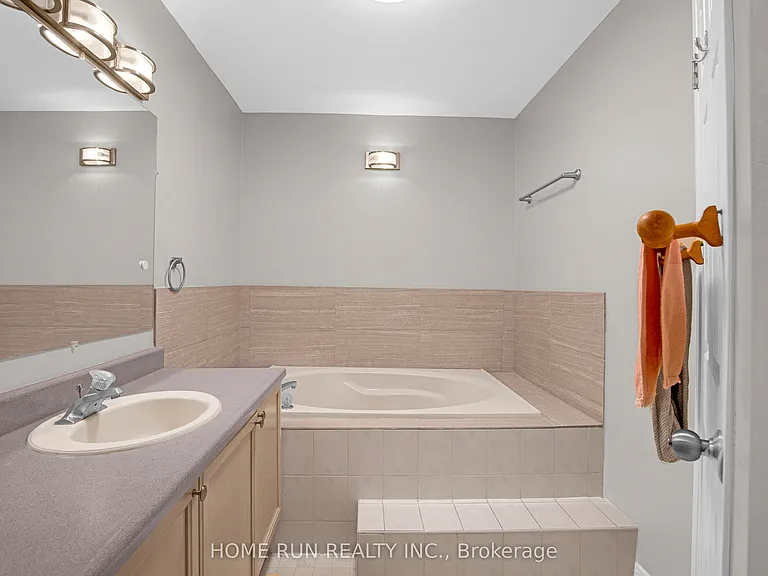 8 Gwynne Ave — Photo 19