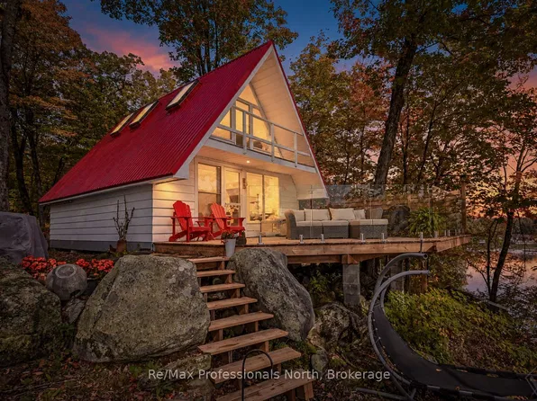 1039 Ann St, Muskoka Lakes, ON P1P 1R2