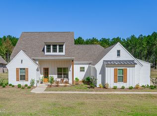 1614 Old Lake Rd, Brandon, MS 39042