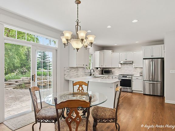 4th image of 803 Silver Glen Rd