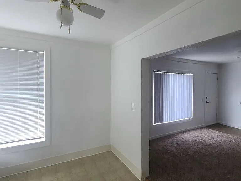 372 SW Donald St — Photo 3