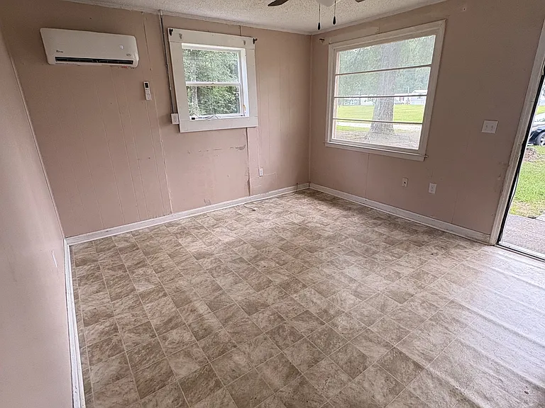 216 Bonita Ln — Photo 16