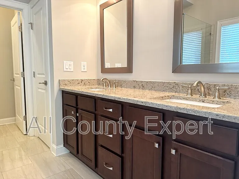 1529 Huntwood Ct — Photo 23