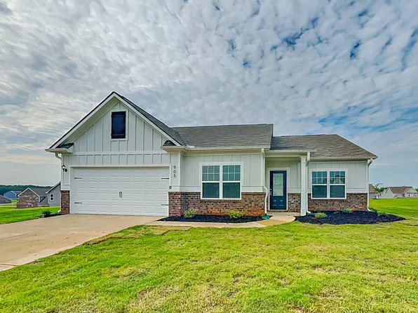 905 Hesston Dr, Locust Grove, GA 30248