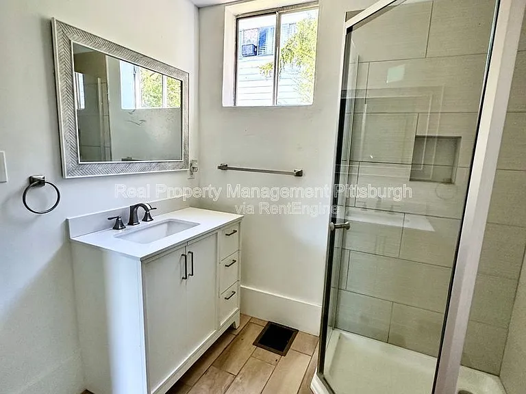 1379 Paulson Ave — Photo 9
