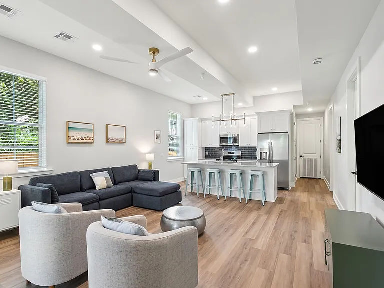 7417 Burthe St #1B — Photo 2