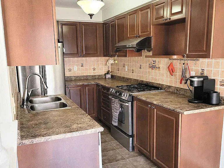 10 Palleschi Dr #UPPER — Photo 8