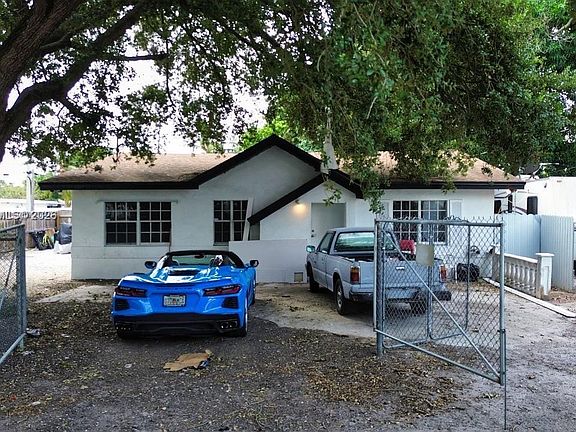 4th image of 2500 NW 91st St