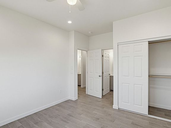 5th image of 3808 Cottonwood St #1935