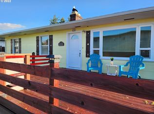 424 Fern Ave, Brookings, OR 97415