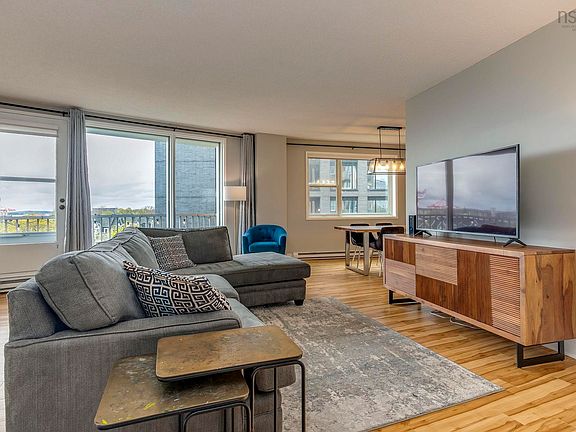 3rd image of 1074 Wellington St #503