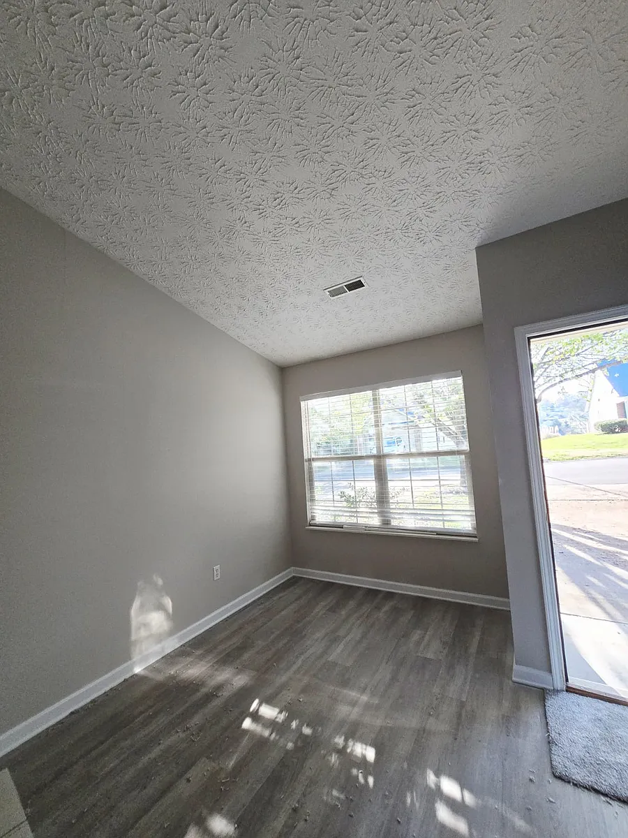 Building Photo - 5274 Avery Woods Ln
