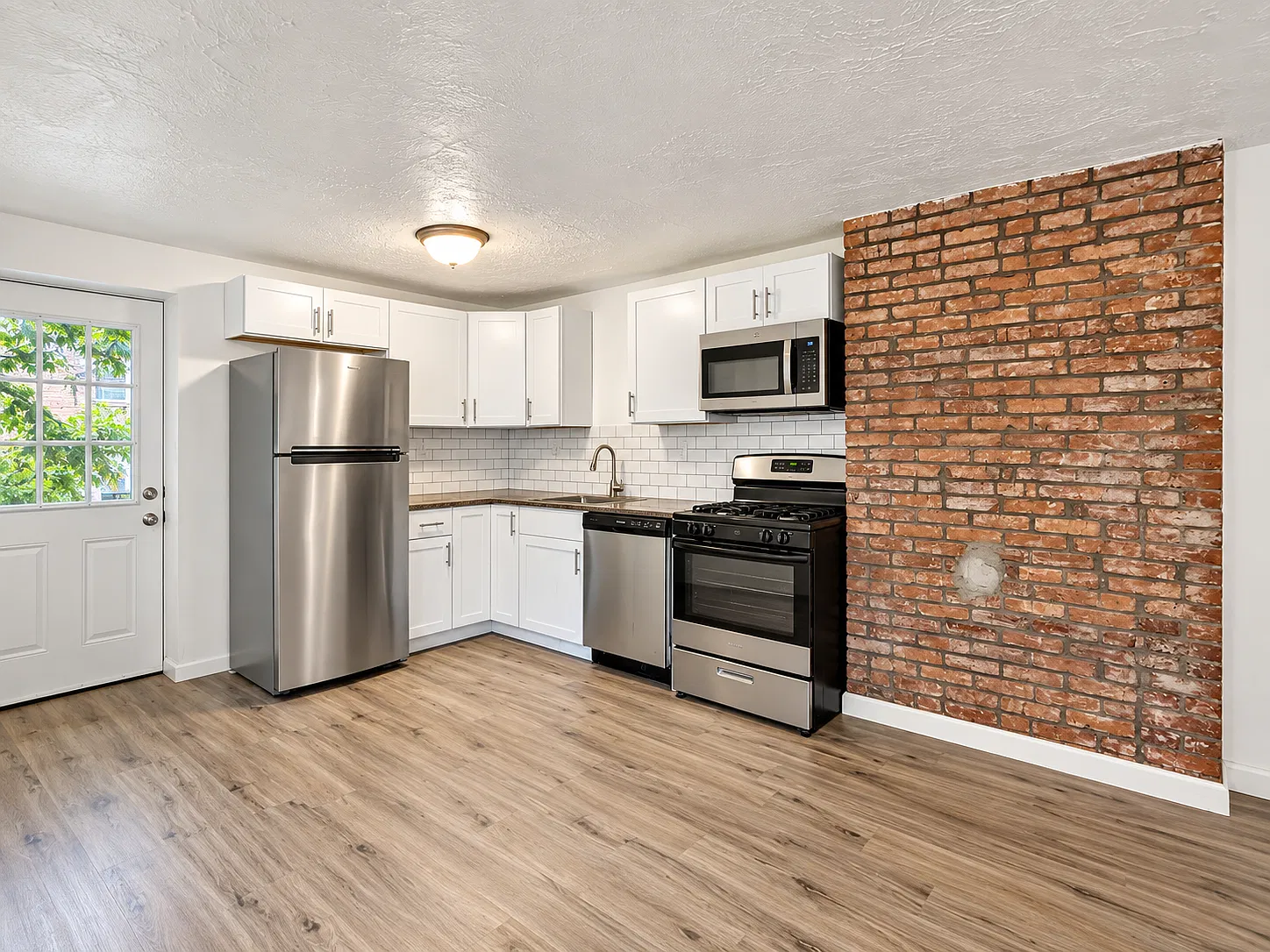 1 bed, $1,095 — Photo 4