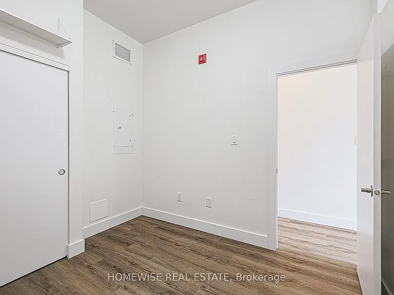 3020 Dundas St W #204 — Photo 9