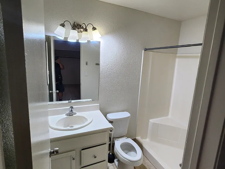 57 Barbados St — Photo 8