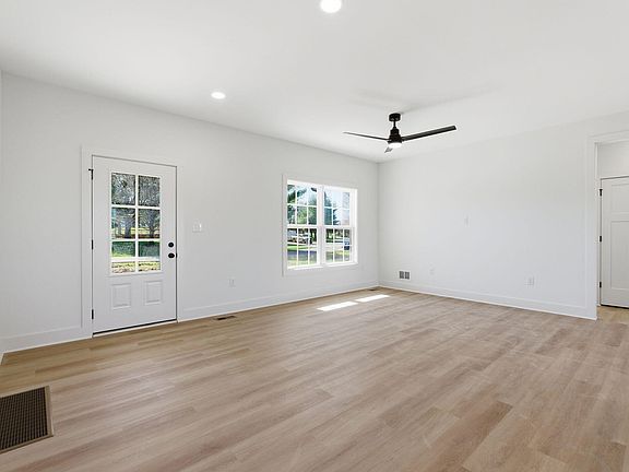 5th image of 95 House Hill Rd