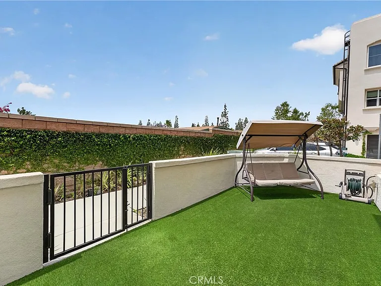 12903 Calabria Dr — Photo 2