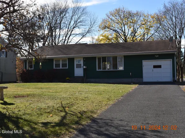 5 Magdalen Road, Delmar, NY 12054