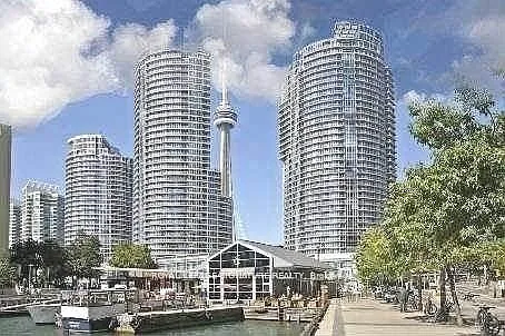 8 York St #1601