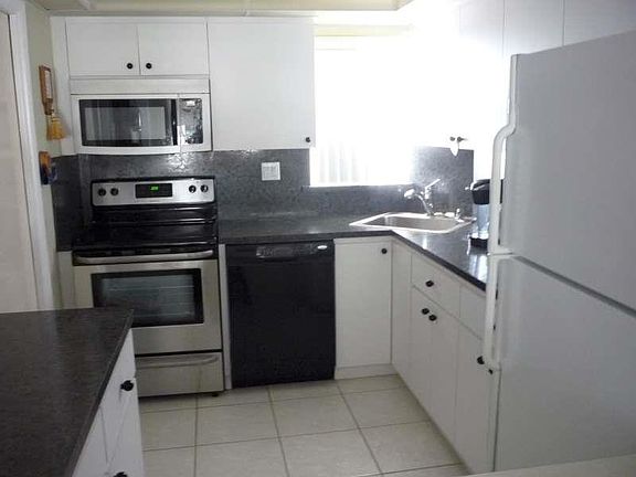 4th image of 8900 Washington Blvd Ph 4