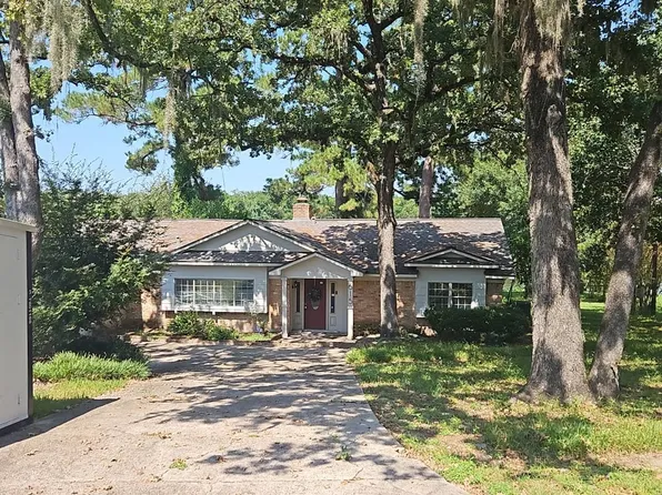 615 Brook Hollow Dr, Conroe, TX 77385