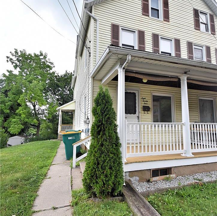 1st image of 824 William St