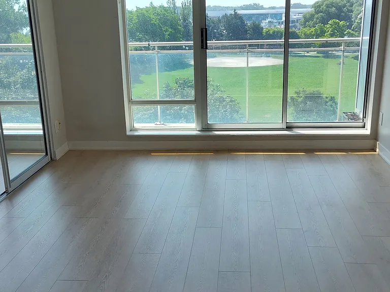 650 Queens Quay W #712 — Photo 2