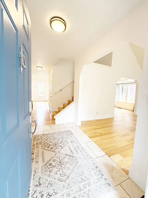 1128 NW Thornwood Circle - 1 — Photo 2