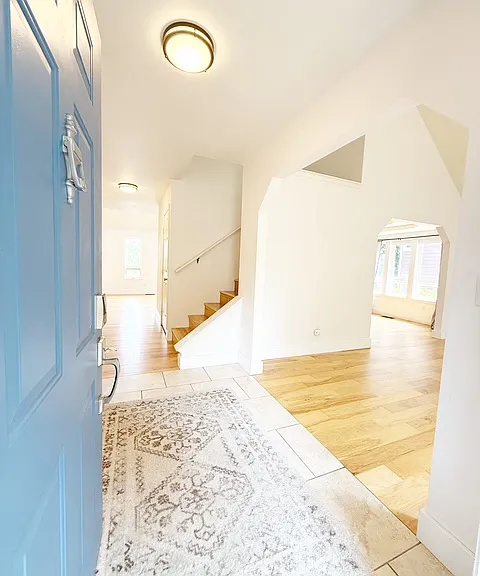 1128 NW Thornwood Cir — Photo 2