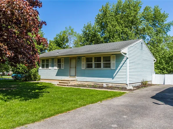 10 Shamrock Dr, Rochester, NY 14623