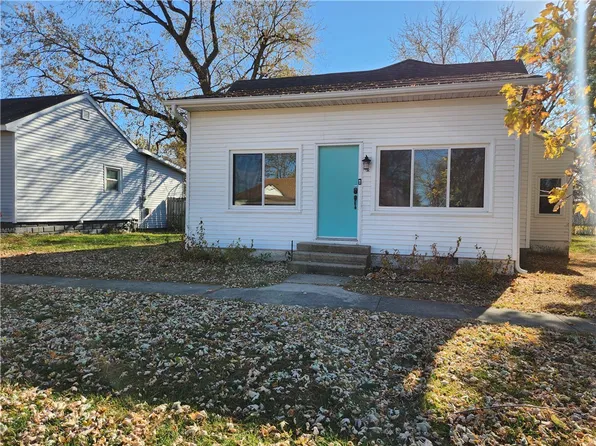 1011 Pennsylvania Ave, Windsor, IL 61957