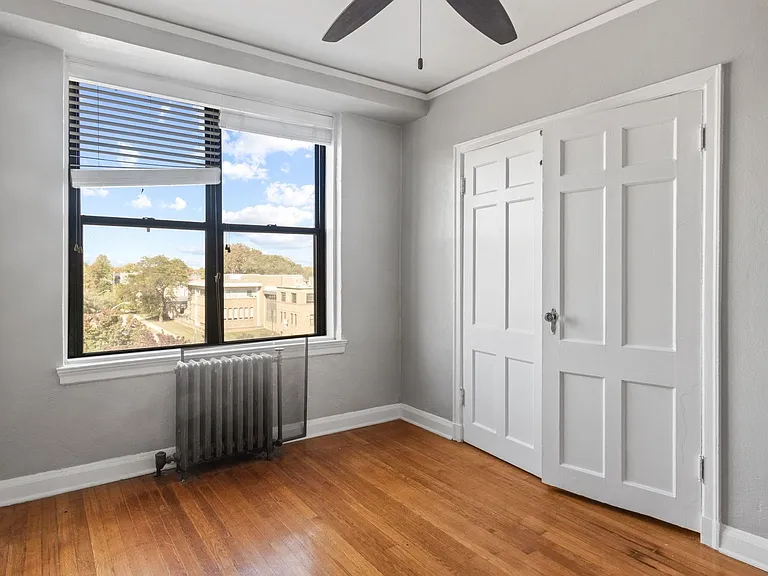 Piccadilly Apartments — Photo 53