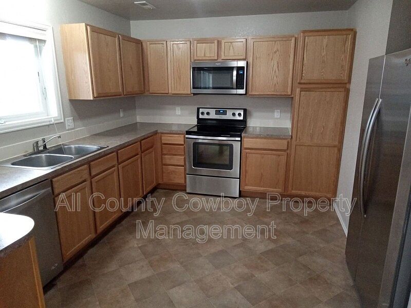 1st image of 923 Person St