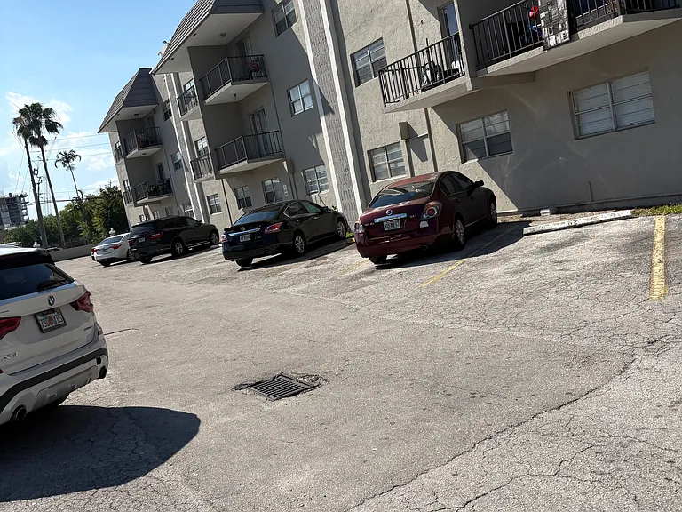 SW 41st St — Photo 11