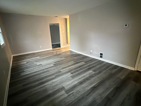 4th image of 983 Lawton St