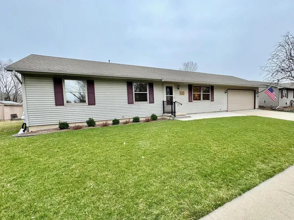 505 Hall STREET, Watertown, WI 53094