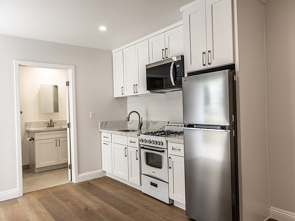 3rd image of 1449 Butler Ave APT 1A