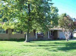 145 Fairview Dr, Paducah, KY 42001