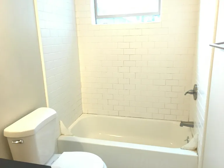 824 Peralta St #1 — Photo 6